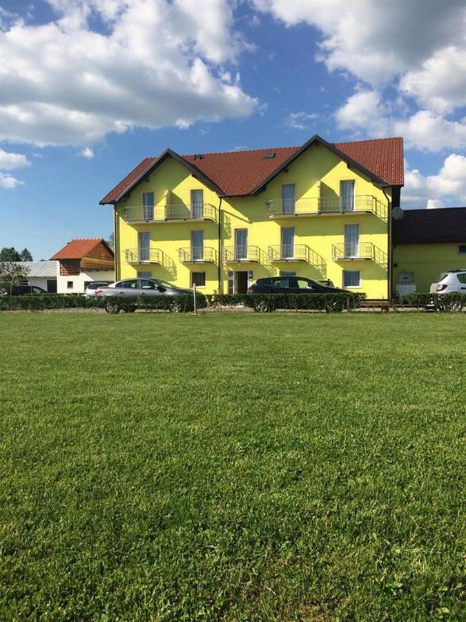 Bed And Breakfast Albatros Perusic Exterior photo