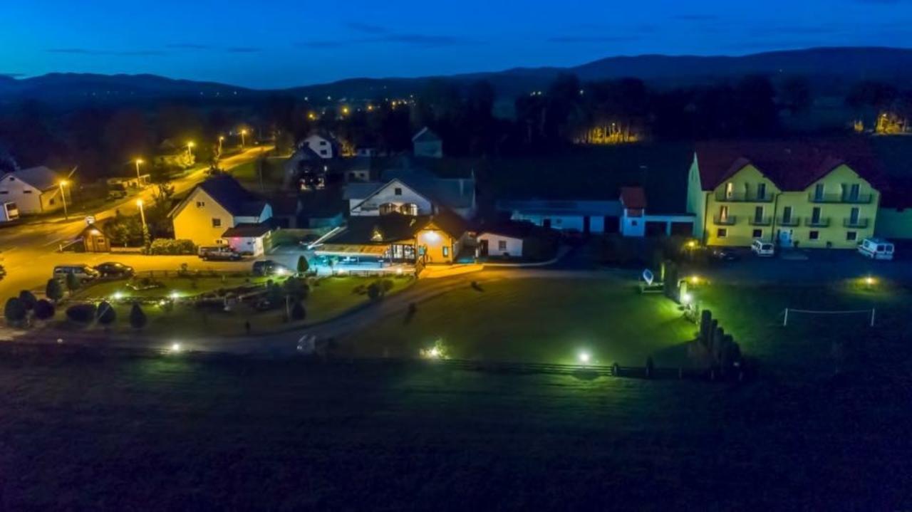 Bed And Breakfast Albatros Perusic Exterior photo