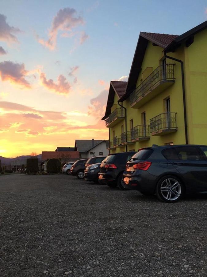 Bed And Breakfast Albatros Perusic Exterior photo
