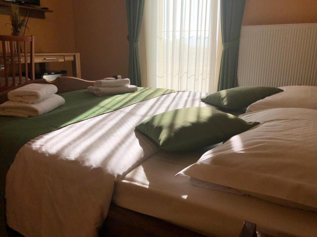 Bed And Breakfast Albatros Perusic Exterior photo