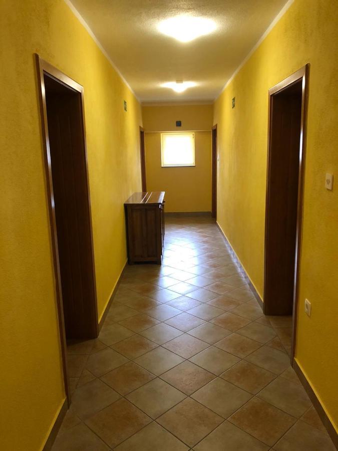 Bed And Breakfast Albatros Perusic Exterior photo