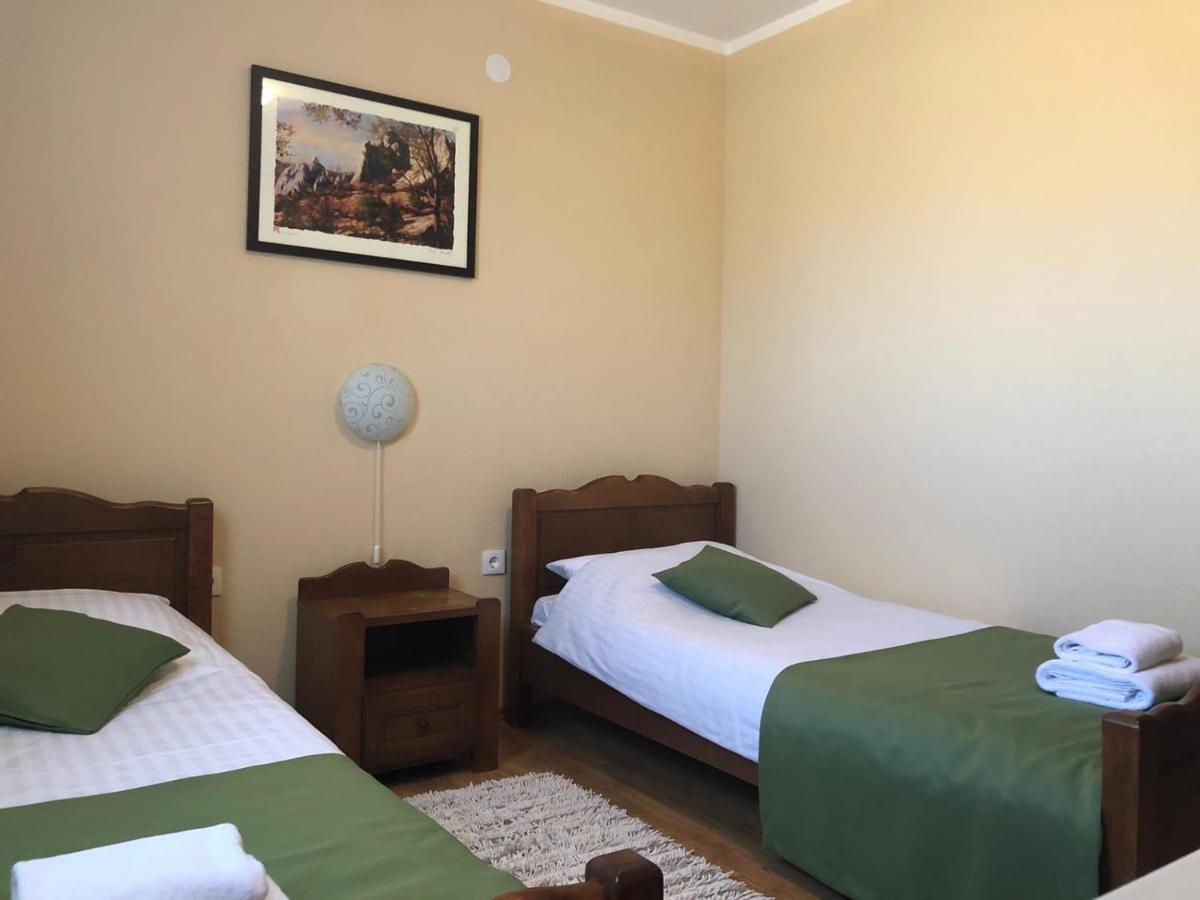 Bed And Breakfast Albatros Perusic Exterior photo