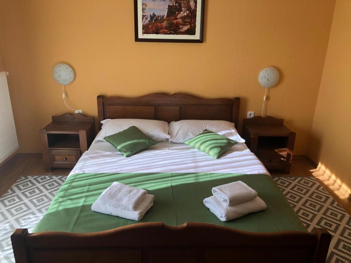 Bed And Breakfast Albatros Perusic Exterior photo