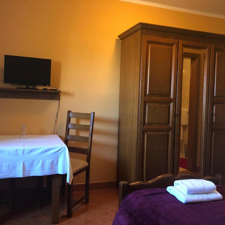 Bed And Breakfast Albatros Perusic Exterior photo